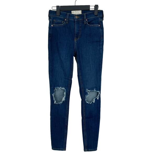 Free People Women's Distressed Ripped Mid Rise Dark Wash Skinny Jeans Size 26 - Picture 2 of 4